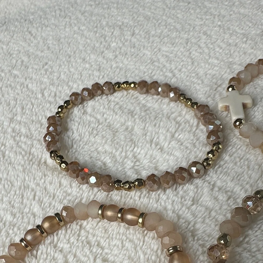 Beaded Bracelets Pretty Neutral Gold Mauve Pink Set of 4 with Cross Charm NWOT
